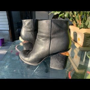 NEW - Alexander Wang Rose Gold $195